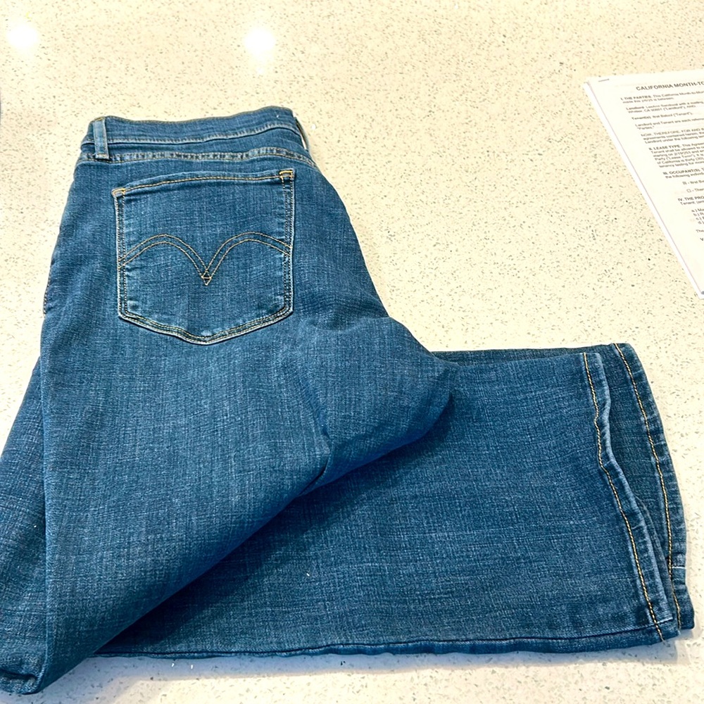 Levi’s classic bootcut 29